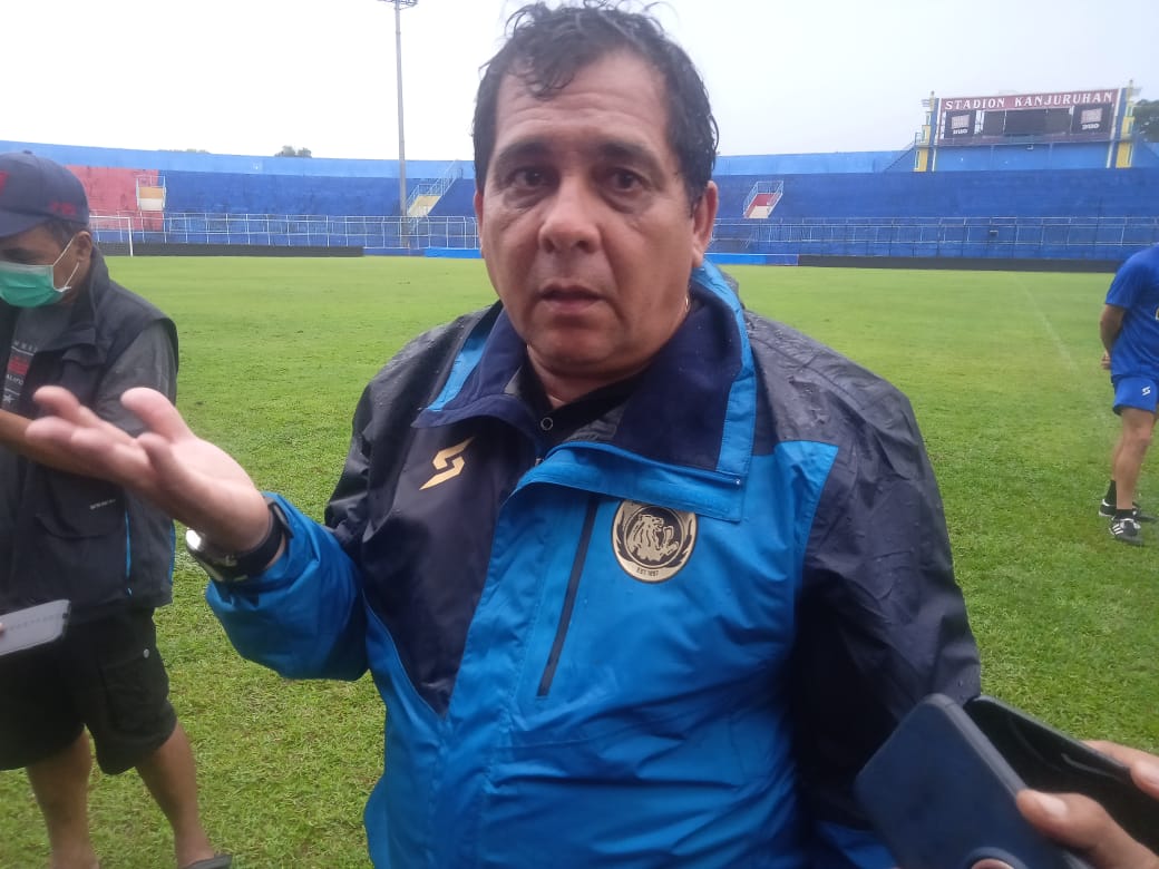 Arema Fc, Carlos Oliveira