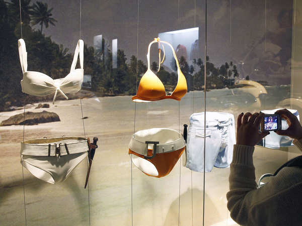 Bikini Dari Film James Bond Dr No