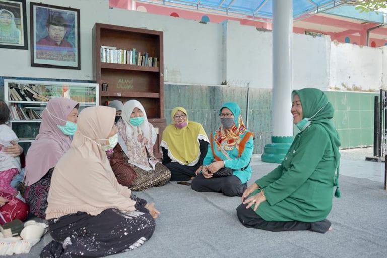 Calon Bupati Malang Saat Menemui Guru Ngaji
