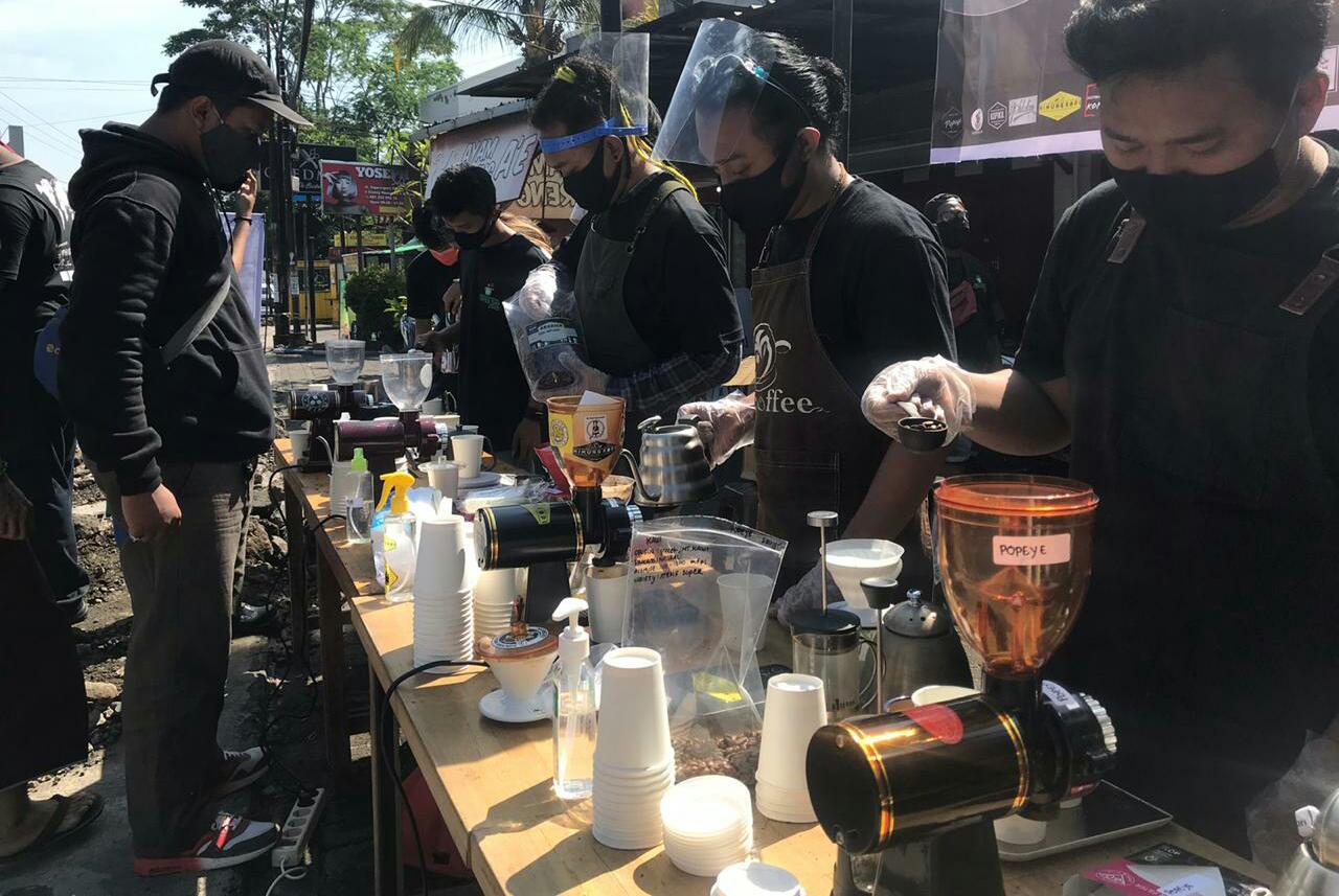 Bagi Bagi Kopi Di Hari Kopi