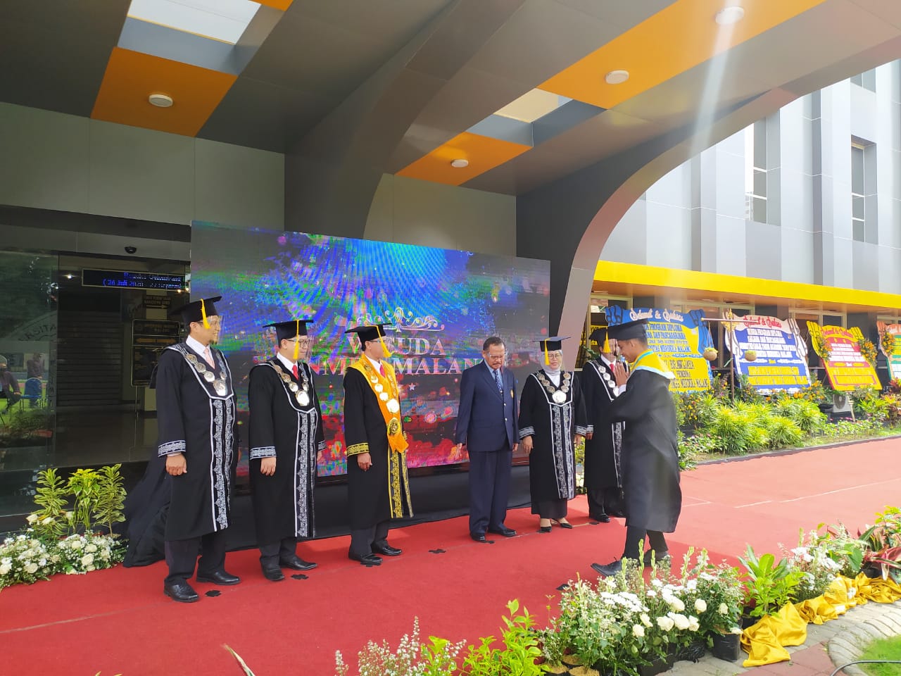 Wisuda Walk Thru Unmer