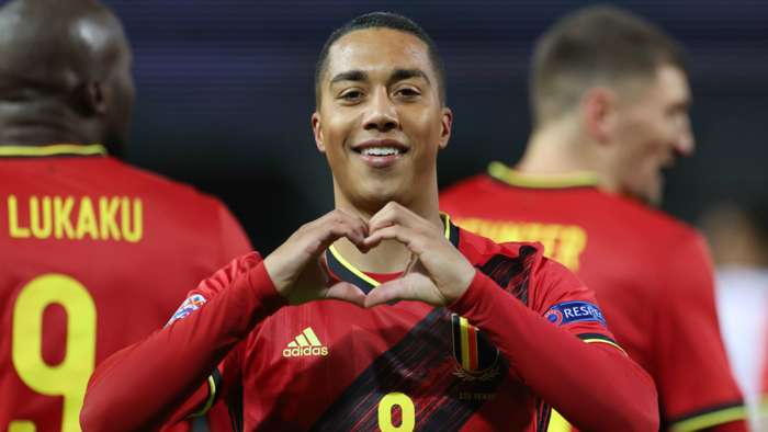 Youri Tielemans Lakukan Selebrasi Setelah Mencetak Gol