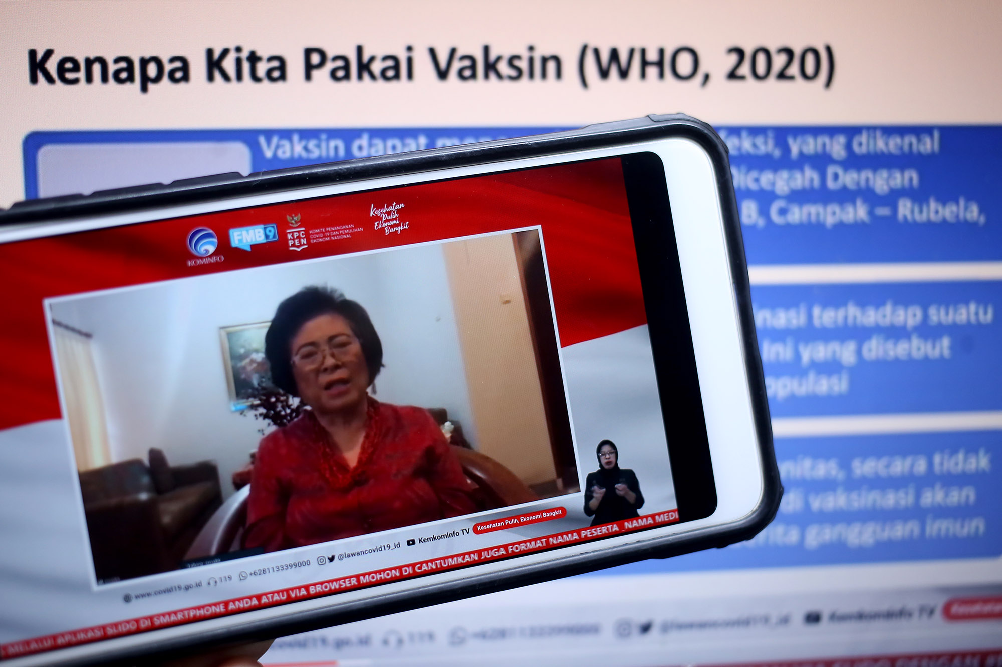 Prof. Dr. dr. Cissy Kartasasmita, Sp.A (K), M.Sc memberikan pemaparan mengenai keamanan vaksin dan menjawab mitos dengan fakta dalam dialog produktif di Jakarta, Senin, 16 November 2020.