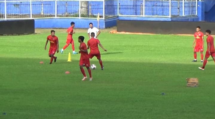 Latihan perdana Arema FC di Stadion Kanjuruhan
