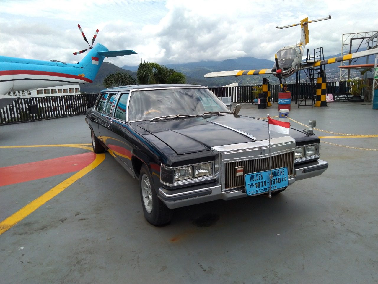 Holden Limousine koleksi Museum Angkut