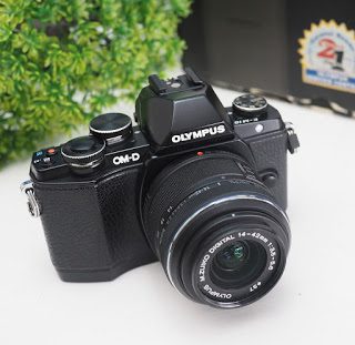 Jual Olympus OM-D EM10 Bekas