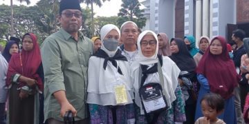 Cerita Ninis: Jadi Jemaah Haji Termuda di Loteng, Gantikan Almarhumah Ibu - INSIDELOMBOK