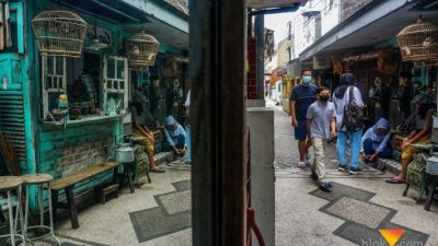 Pengunjung di dalam Kampung Kayutangan Heritage.(blok-a/Syams Shobahizzaman)