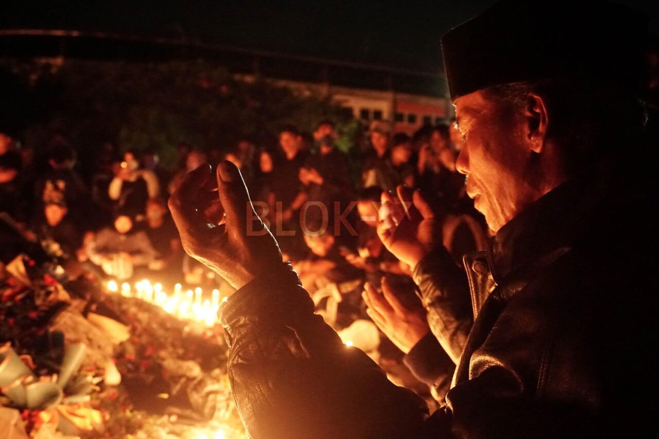 tragedi kanjuruhan, stadion kanjuruhan, arema, persebaya, aremania, bonekmania, kerusuhan suporter, suporter bola, bentrok suporter, BRI Liga 1, korban jiwa, mata najwa, suporter, aremania,