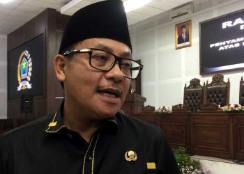 Wali Kota Malang, Sutiaji ditemui sesuai rapat paripurna dengan agenda penyampaian PU Fraksi DPRD kota Malang (blok-A.com/Putu Ayu Pratama S)
