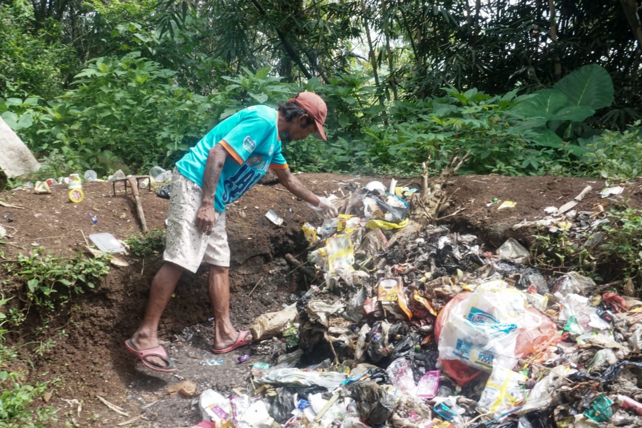 Kampung Topeng Desaku Menanti