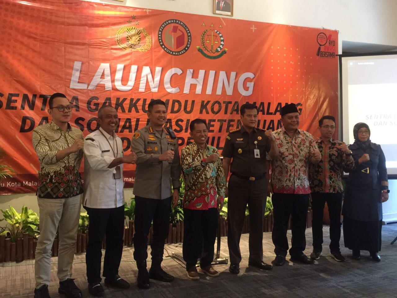 Tim Gakkumdu, Kepala Kejari Kota Malang, Kepala Bawaslu Kota Malang dan Kapolresta Malang Kota (Blok-a.com/Putu Ayu Pratama S)