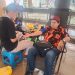 Anggota Pemuda Pancasila (Pap) Jember ketika melakukan donor darah dalam peringatan HUT Pemuda Pancasila ke-63, bertempat di Dira Park, Kecamatan Ambulu, Jember, Minggu (6/11/2022) (blok-a.com/Anggun)