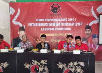 DPC PDI Penjuangan Sampang ketika menggelar pendidikan politik yang diikuti 14 PAC se-kabupaten Sampang, bertempat di Aula Pertemuan, Minggu (27/11/2022) siang.