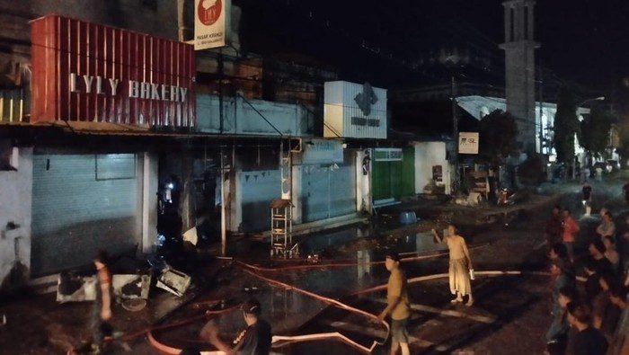 kebakaran ruko lamongan