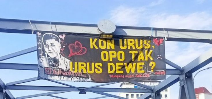 Heboh, Sepanduk di Jembatan Suhat Malang Jadi Buah Bibir Netizen