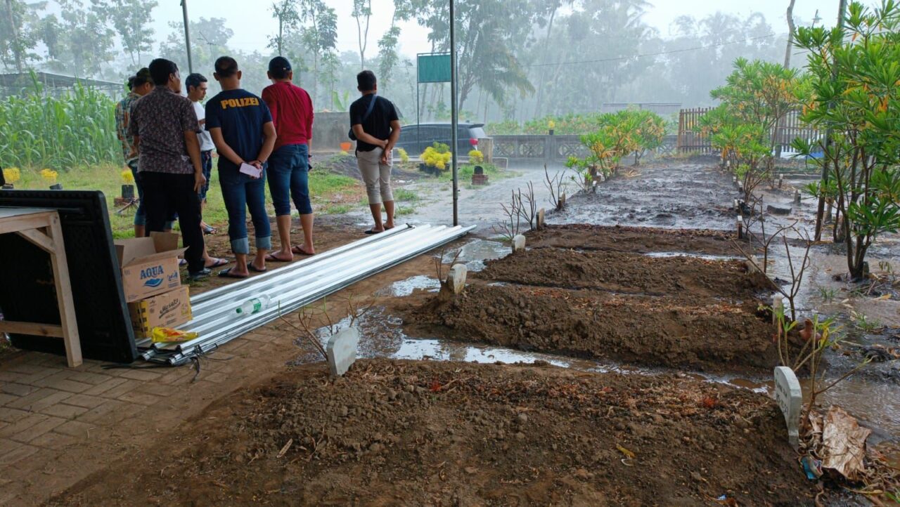 Begini Kondisi Makam Korban Meninggal Kanjuruhan di Wajak Sebelum Diautopsi Besok