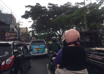 Situasi kemacetan di Jalan Soekarno Hatta (Blok-a.com/Putu Ayu Pratama S)