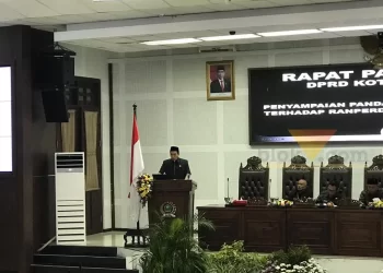 Suasana penyampaian pandangan fraksi di rapat paripurna DPRD Kota Malang di gedung DPRD Kota Malang, Rabu (18/1/2023) (blok-a/bob)