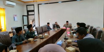 Perkumpulan Guru Madrasah Indonesia (PGMI) Kabupaten Sampang wadul ke komisi IV DPRD Kabupaten Sampang, Senin (16/01/2023). (Doc. PGMI Sampang)