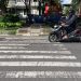 Jalan berlubang di Jalan Veteran Kota Malang, Selasa (10/1/2023) (blok-a/Helen)