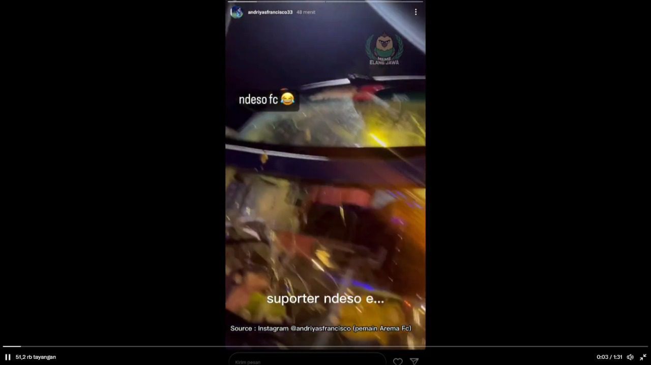 Tangkapan layar bus yang ditumpangi Arema FC pasca alami serangan usai lawan PSS Sleman (Twitter: @meme_elangjawa)