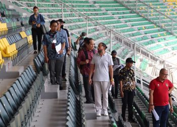 Pemkot Surabaya sedang melakukan survei Stadion GBT. (Pemkot Surabaya)