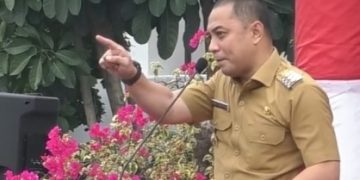 Eri Cahyadi, ngamuk di depan aparatur sipil negara (ASN), Pemerintah Kota Surabaya, Senin (30/1/2023). (blok-a.com/tangkapan layar video)