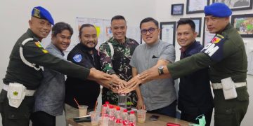 Komunitas Jurnalis Jawa Timur (KJJT) memperingati Hari Pers Nasional (HPN) 2023 bersama Detasemen Polisi Militer Angkatan Darat (Denpom AD). (KJJT)