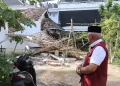 Bupati Malang, Sanusi tiba di lokasi ledakan petasan di Desa Sukosari, Kasembon Kabupaten Malang untuk memberikan bantuan sosial (Sumber : Prokopim for Blok-a.com)
