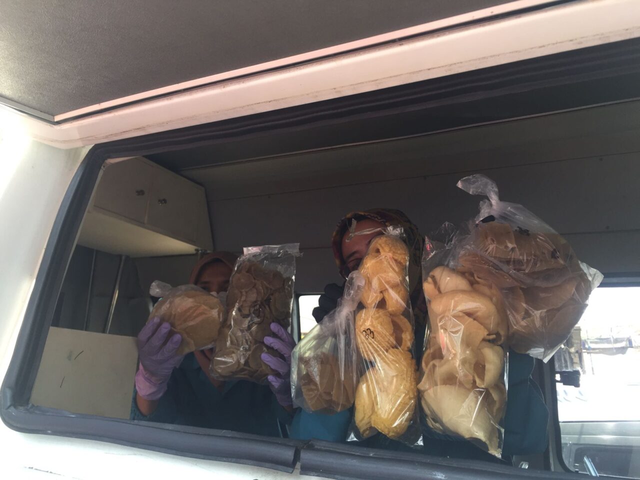 Contoh sample makanan yang mengandung boraks dan bahan berbahaya lainnya yang di dapat di Pasar Singosari, setelah dilakukan pengecekan oleh BPOM Provinsi Jawa Timur (Blok-a.com/Putu Ayu Pratama S)
