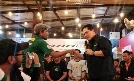 Ketum PSSI bertemu dengan Bonek di Surabaya (Foto: Deny Prastyo Utomo/detikJatim)