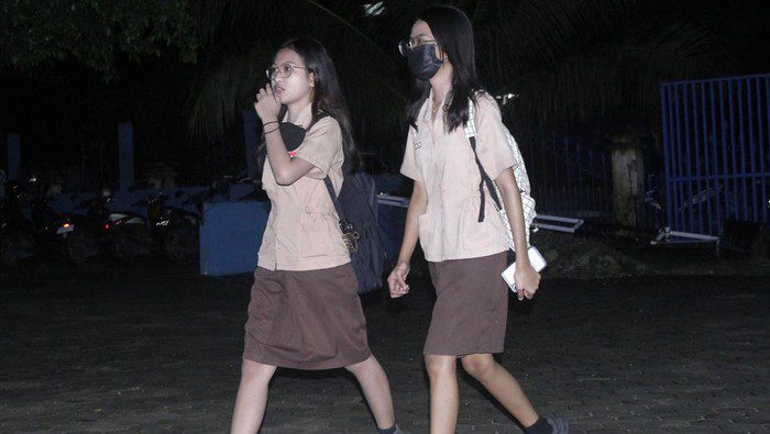 Sejumlah pelajar SMA mengikuti aktivitas belajar mengajar di SMA Negeri I Kupang di Kota Kupang, NTT, Rabu (1/3/2023). (Antara Foto/Kornelis Kaha)
