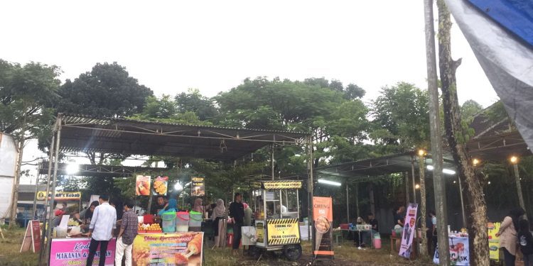 Caption : Situasi Bazar Murah Ramadan di Desa Mulyoagung, Kecamatan Dau Kabupaten Malang (Blok-a.com / Putu Ayu Pratama S)