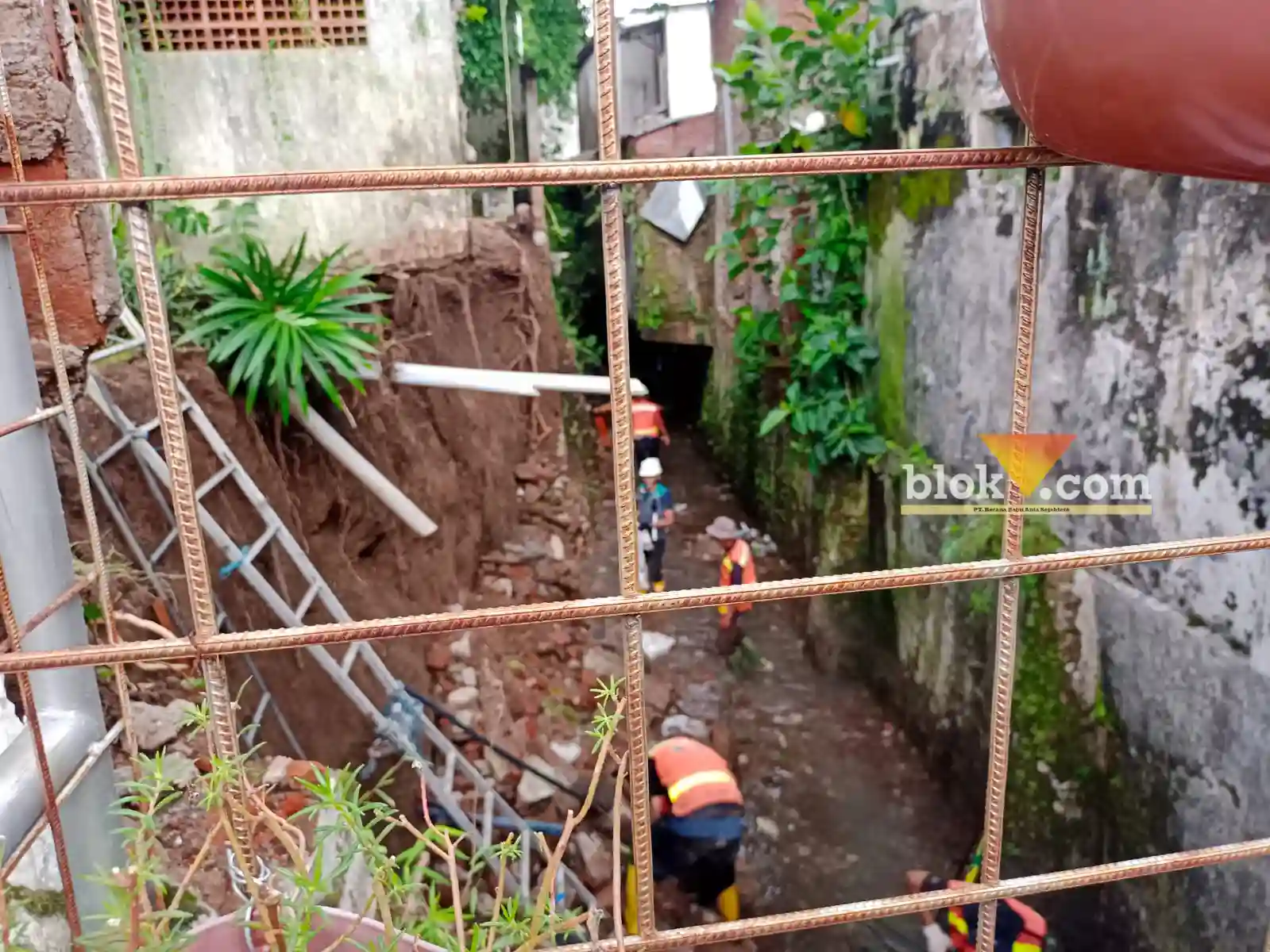 Hujan Deras Sebabkan Wilayah Bareng Kota Malang Alami Longsor (blok-a/Mike)