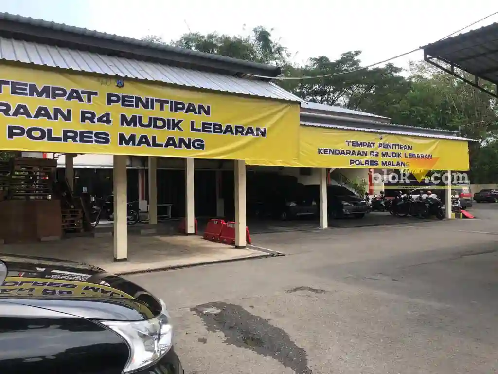 Caption : Lokasi penitipan kendaraan yang disiapkan Polres Malang saat mudik lebaran, (Blok-a.com/ Putu Ayu Pratama S)