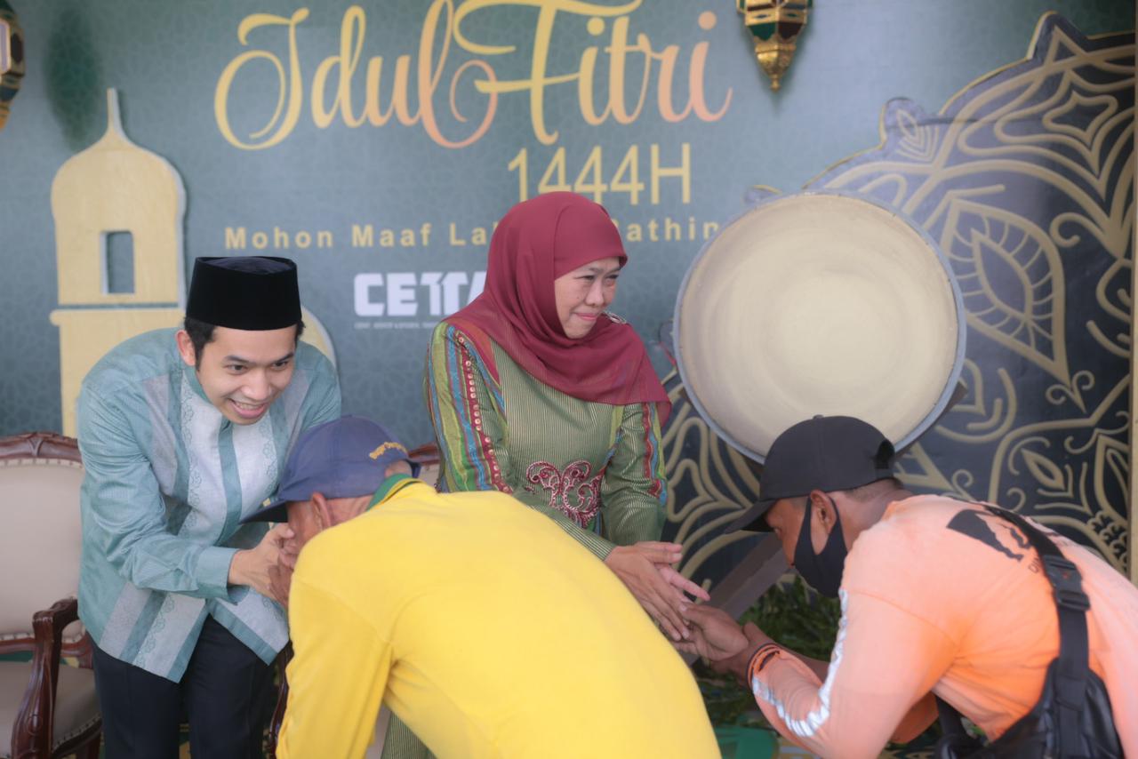 Gubernur Khofifah open house dengan masyarakat umum di Gedung Negara Grahadi, Sabtu (22/4/2023).
