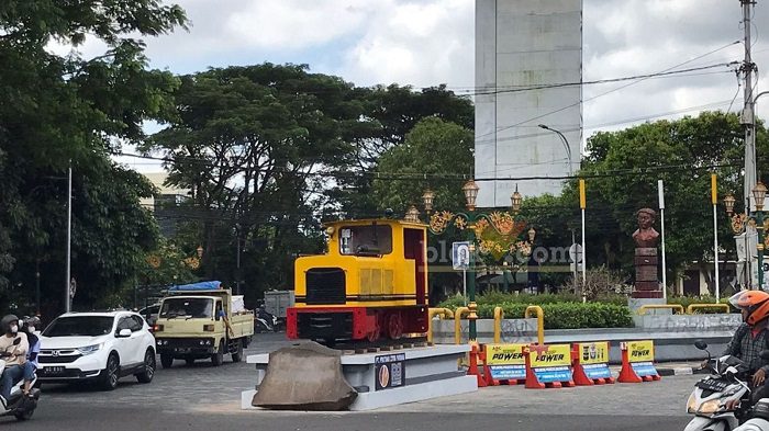 Replika transportasi Lori terpasang di Zona Tiga Kayutangan Heritage (Blok-a.com/Putu Ayu Pratama S)