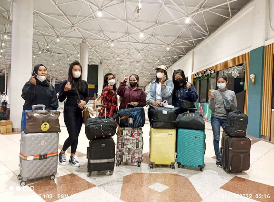 Caption : Pemberangkatan Pekerja Migran Indonesia (PMI) asal warga Kabupaten Malang (Sumber : Disnaker Kab Malang for Blok-a.com)