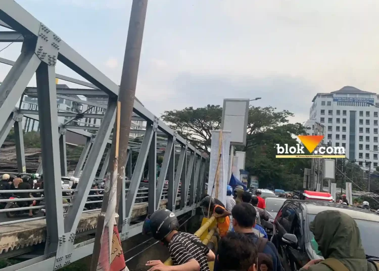 Jembatan Suhat yang jadi tempat pria diduga bunuh diri di Kota Malang, Jumat(26/5/2023) (blok-a/bob)