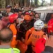 Evakuasi pria lombat dari Jembatan Soekarno-Hatta Kota Malang (blok-a/bob)