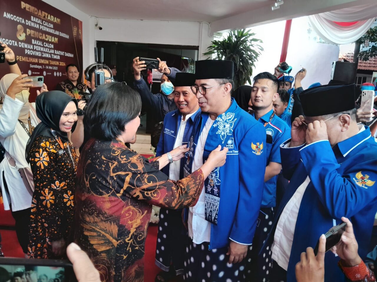PAN mendaftarkan 120 Bacaleg ke KPU Provinsi, Jumat (12/5/2023).(blok-a.com/Isma)