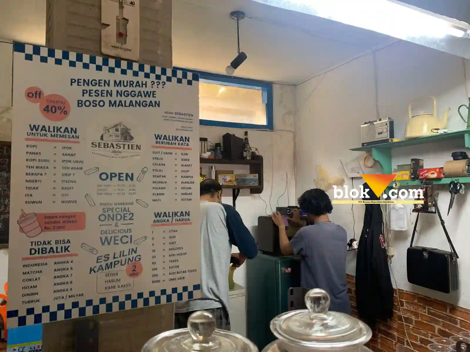 Kedai Kopi Sebastien yang menjual menu lebih murah jika pelanggan menggunakan Bahasa Malangan (blok-a/bob)