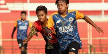 Tim Sepakbola Porprob Kota Blitar malakukan Latihan Di Stadion Supriyadi Kota Blitar.(blok-a.com/Fajar)