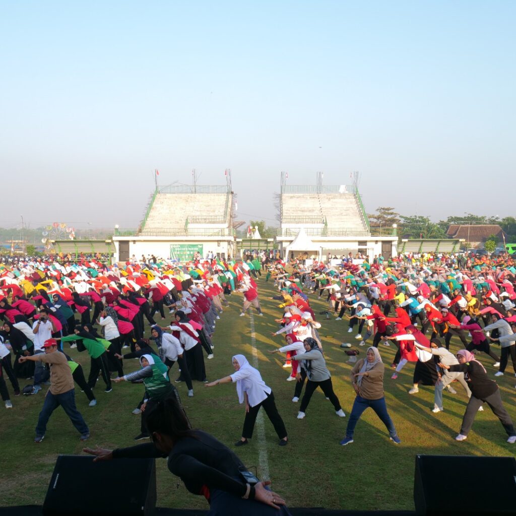 Bupati Anna Mu'awannah saat memberikan sambutan. (Foto: humas pemkab for blok-a.com)