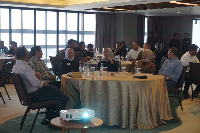 Bupati Bojonegoro saat gathering sinergi media energi berkelanjutan, Senin (18/9/2023).
