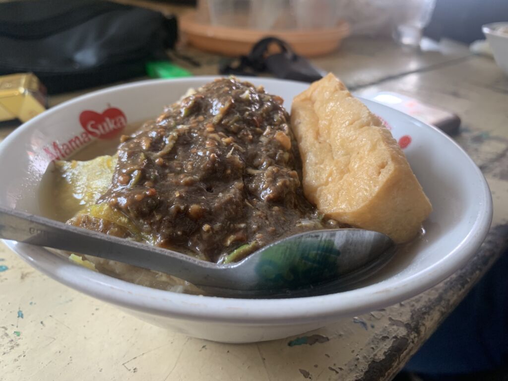 Nyicipi Keunikan Rujak Bakso di Kota Malang, Harganya Murah (blok-a/bob)