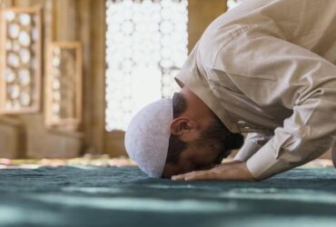 Hukum Puasa Tapi Tidak Sholat (dok.cnnindonesia)