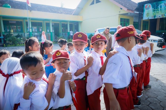 Ilustrasi/anak-anak sekolah dasar di Gresik.