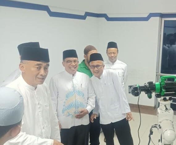 Pantauan hilal untuk menentukan awal Ramadan di Kantor Bupati Malang (dok. BMKG)